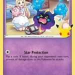 Cosmog 013/025 Rare Pokemon Card (Celebrations 25th Anniversary) + 1x TitanCards® Toploader