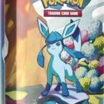 Pokémon TCG: Scarlet & Violet—Prismatic Evolutions Mini Tin – Glaceon (2 Booster Packs & 1 Coin)